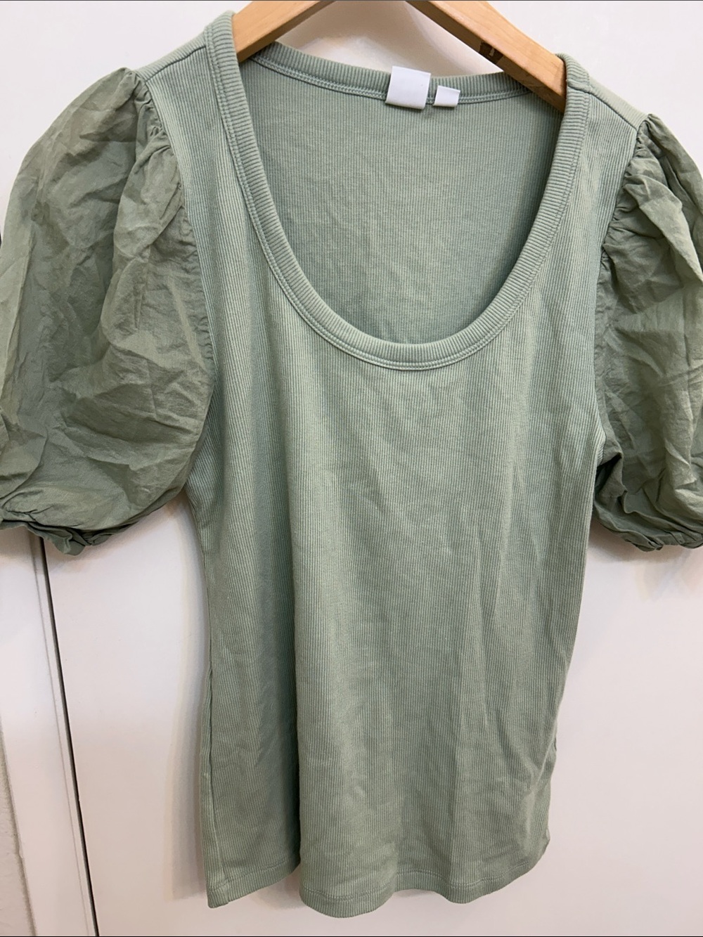 GAP Sage Green Puff Sleeve Scoop Neck Tee